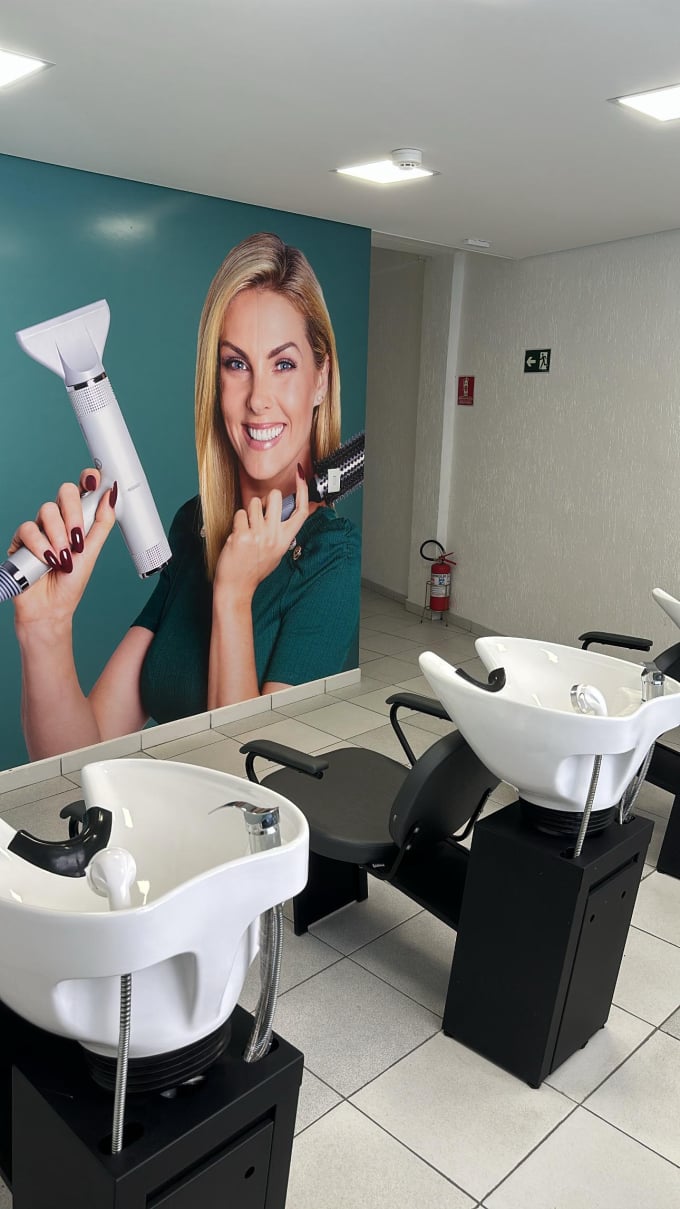 Cursos profissionalizantes de maquiagem, barbeiro, cabeleireiro, manicure, extensão de cílios, design de sobrancelhas, alongamento de unhas, unhas decoradas, micropigmentação curso de tranças Contagem.