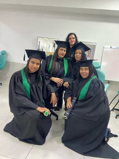 Cursos profissionalizantes de maquiagem, barbeiro, cabeleireiro, manicure, extensão de cílios, design de sobrancelhas, alongamento de unhas, unhas decoradas, micropigmentação curso de tranças Contagem.