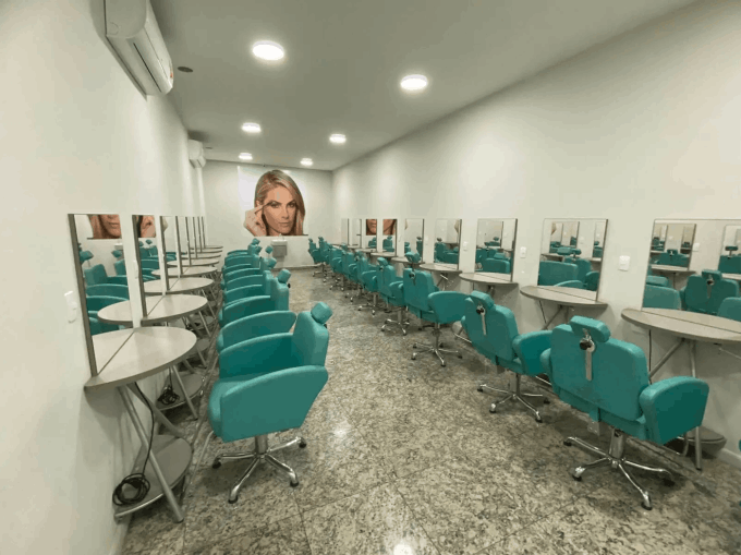 Cursos profissionalizantes de maquiagem, barbeiro, cabeleireiro, manicure, extensão de cílios, design de sobrancelhas, alongamento de unhas, unhas decoradas, micropigmentação curso de tranças Contagem